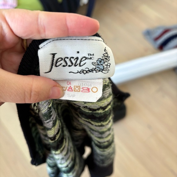 vintage green and black snowflake knit cardigan - Picture 9 of 9